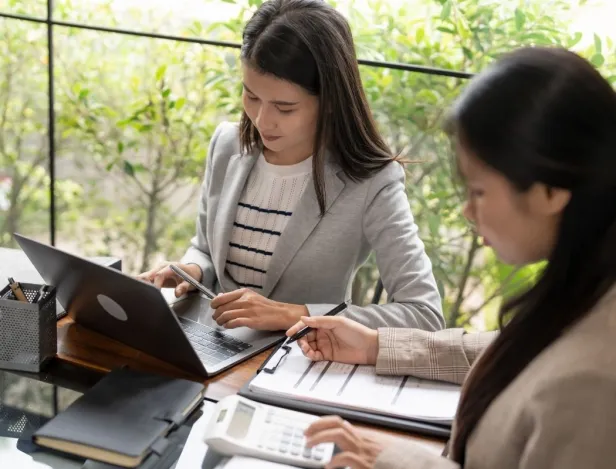 Emplois-commerciaux-quelles-competences-font-encore-la-difference