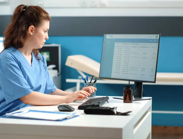 secretaire-medicale-salaire-missions-realite-du-terrain-ce-quil-faut-savoir-maintenant