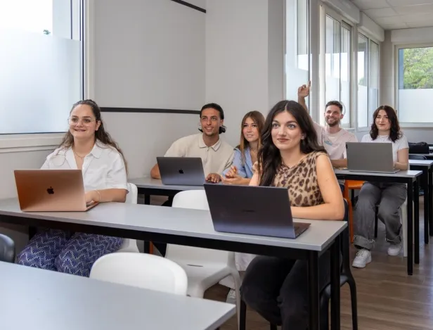 Comment-choisir-une-bonne-&eacute;cole-en-finance