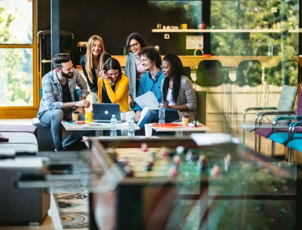 Etudier-et-travailler-dans-sa-ville-comment-faire-le-bon-choix-d-ecole