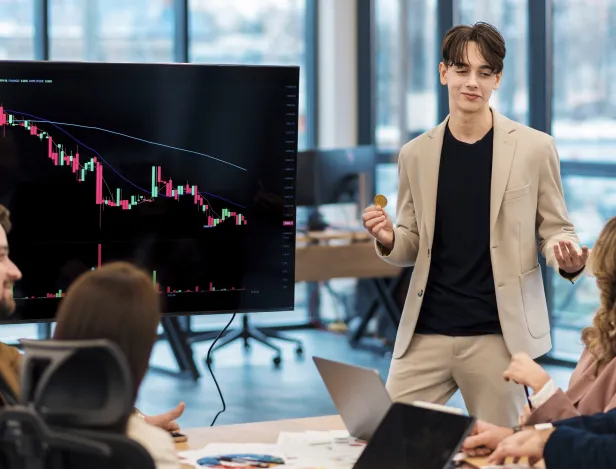 &Eacute;tudiant-en-MBA-en-finance-analysant-des-donn&eacute;es-financi&egrave;res-sur-un-march&eacute;-exigeant