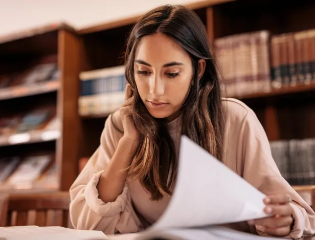 Etudes-en-finance-ecole-ou-universite-quel-choix-pour-ton-projet