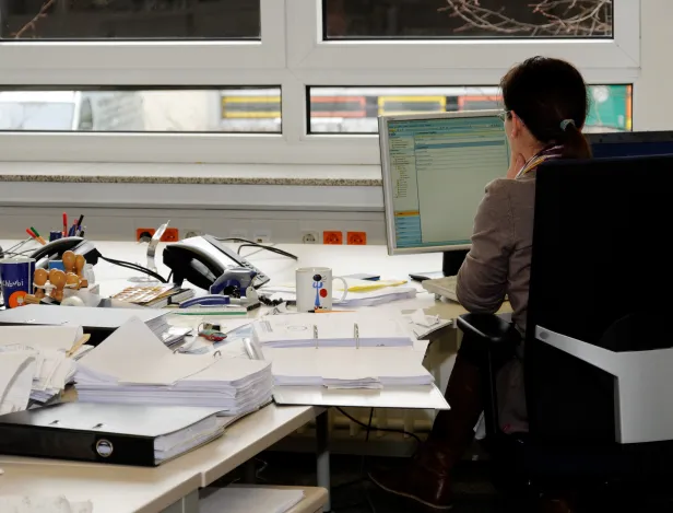 Se-former-vite-pour-travailler-dans-le-m&eacute;dica-bonne-id&eacute;e-ou-faux-raccourci