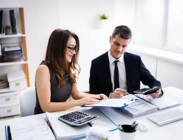 debuter-en-finance-a-quoi-ressemble-vraiment-ton-premier-salaire