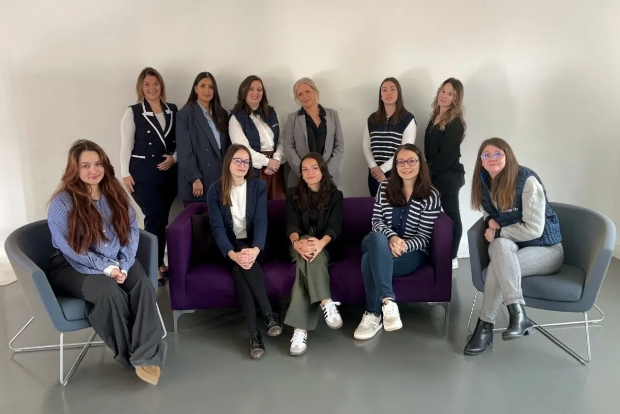 L-ensemble-de-l-equipe-de-pigier-troyes