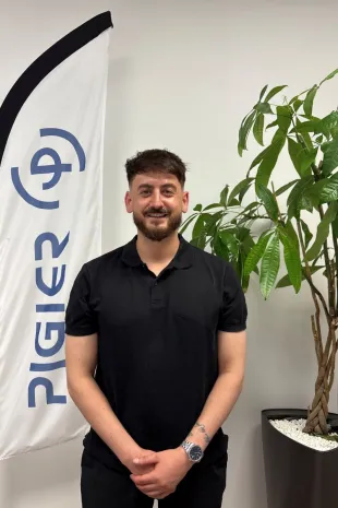 Antonin-charge-des-admissions-dijon Antonin-charge-des-admissions-dijon