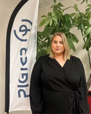 Mélanie-Directrice-Adjointe-et-Responsable-des-Relations-Entreprises-Référente-Handicap-Référente-Administrative-et-référente-entreprises-de-l-equipe-dijon