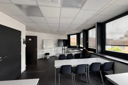 Pigier-Metz-salle-de-classe-étudiante-0