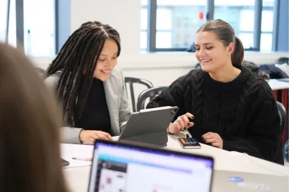 Des-etudiantes-en-classe-a-Pigier-Rouen