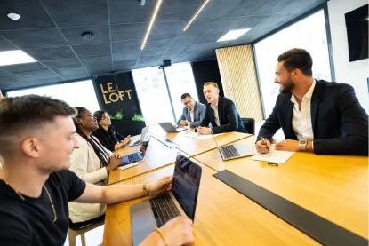 Des-etudiants-en-pleine-reunion-a-Pigier-Rouen