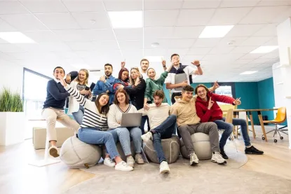 Groupe-d-etudiants-pris-en-photo-Pigier-Rouen